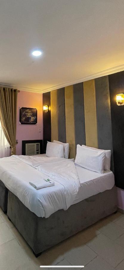 Alluring View Hotel - Allen Avenue 라고스 외부 사진