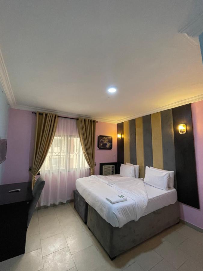 Alluring View Hotel - Allen Avenue 라고스 외부 사진