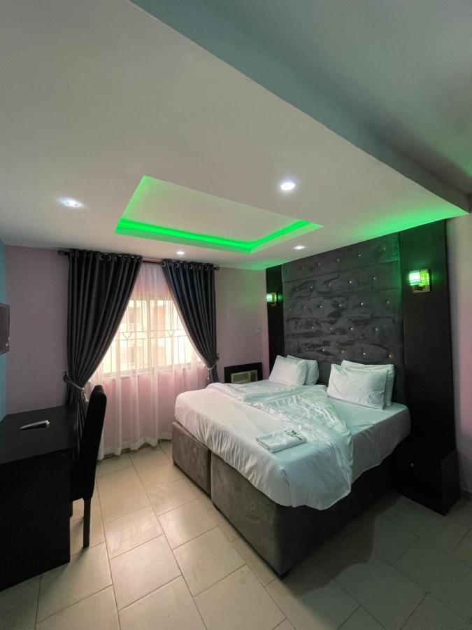 Alluring View Hotel - Allen Avenue 라고스 외부 사진