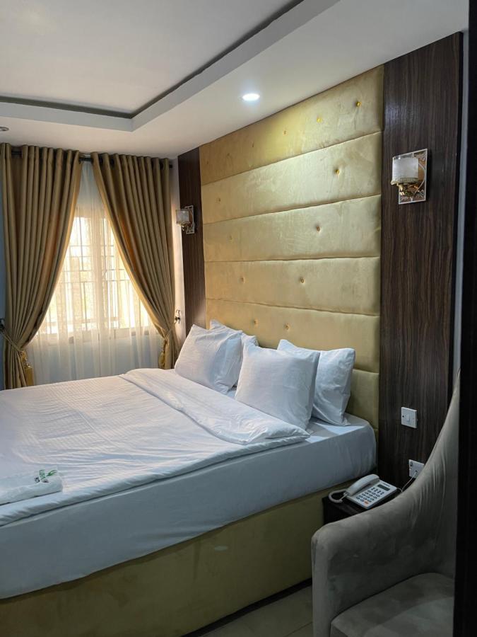 Alluring View Hotel - Allen Avenue 라고스 외부 사진