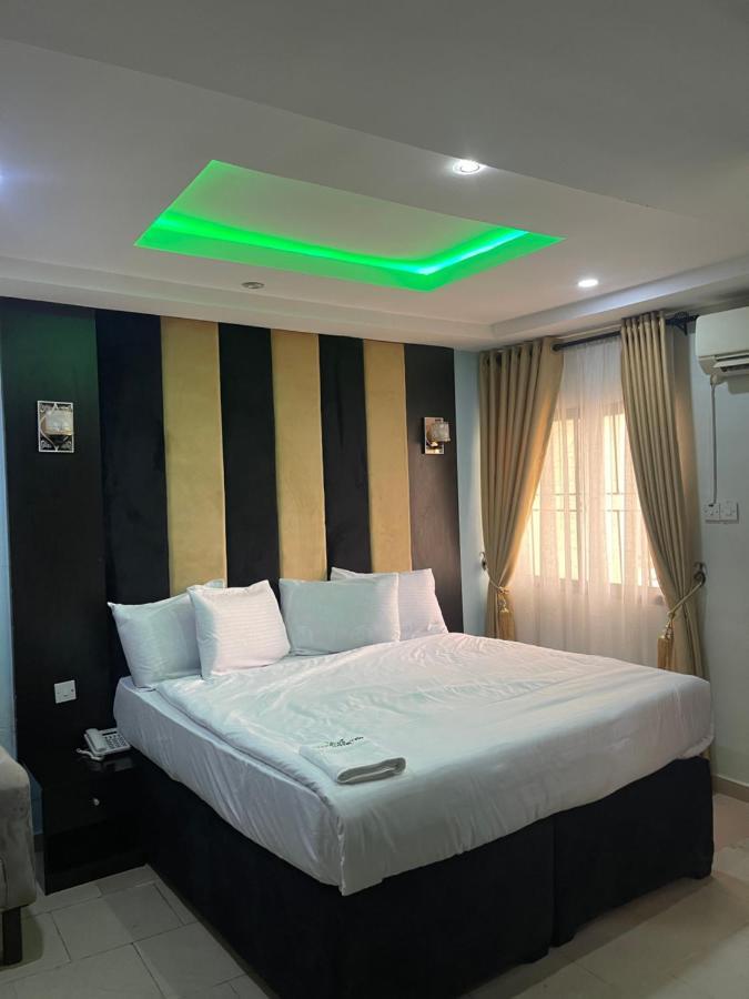 Alluring View Hotel - Allen Avenue 라고스 외부 사진